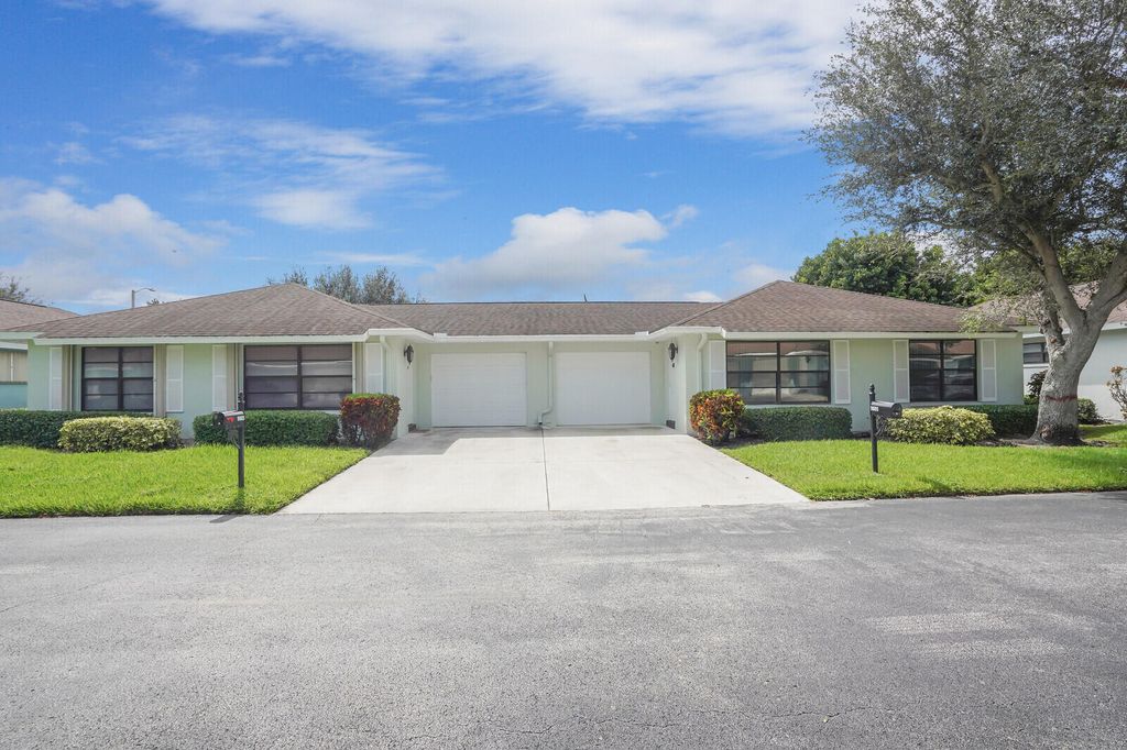 Photo of 9885 Orchid Tree Trail #B, Boynton Beach, FL 33436 (MLS # R11131005)