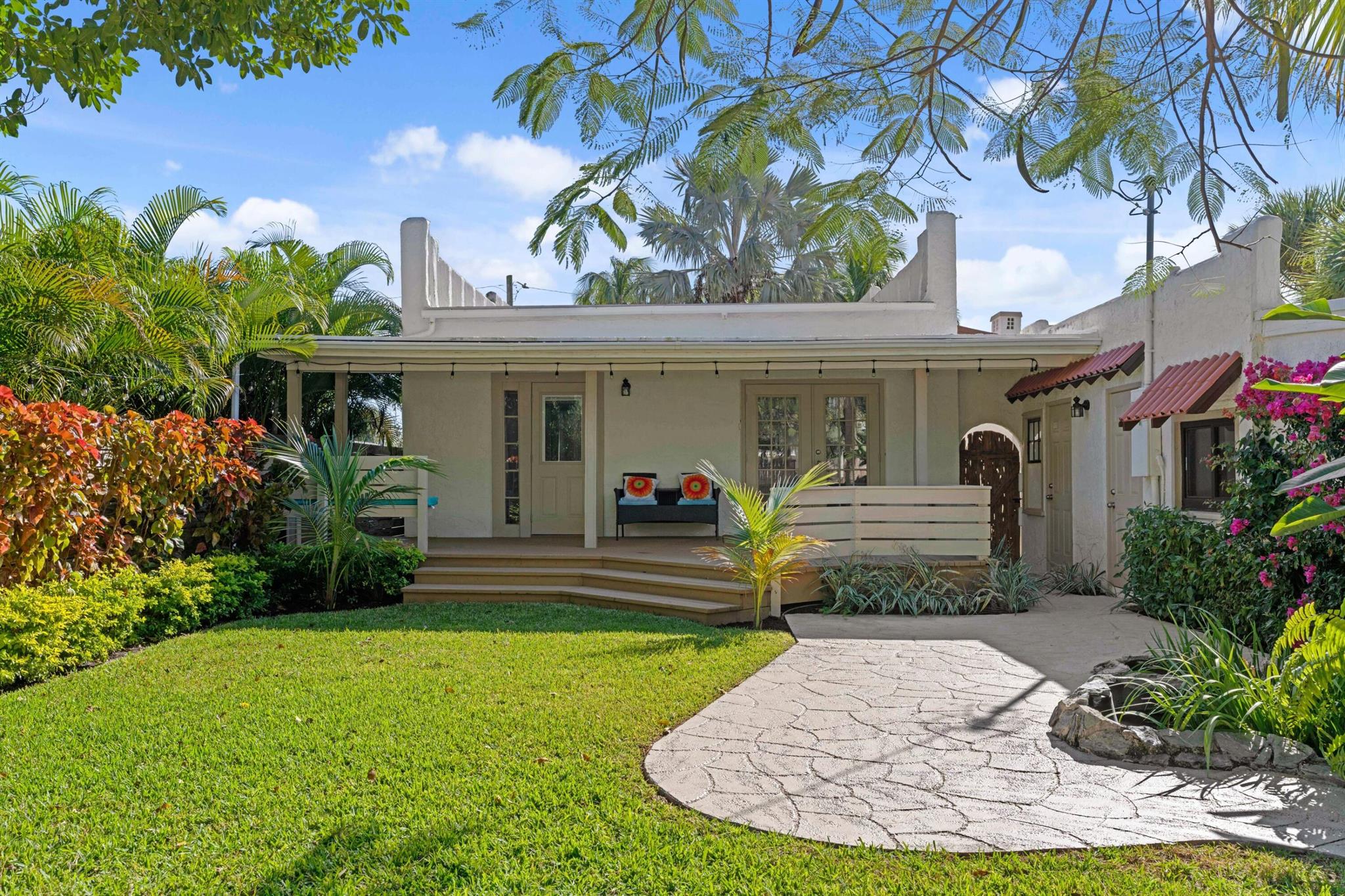 NORTH LAKE WORTH - Residential