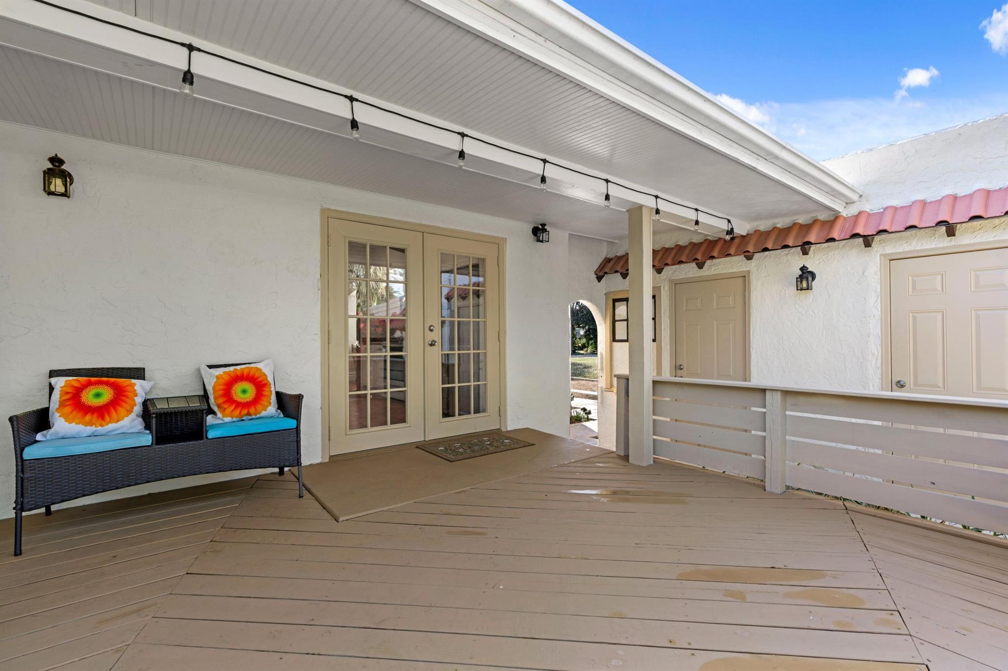 NORTH LAKE WORTH - Residential