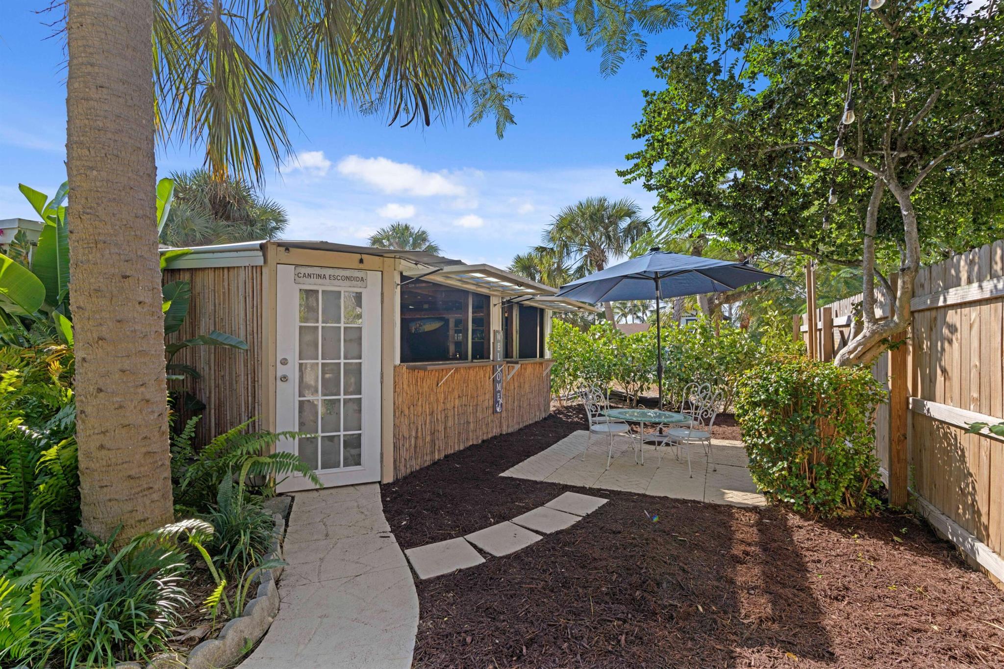 NORTH LAKE WORTH - Residential