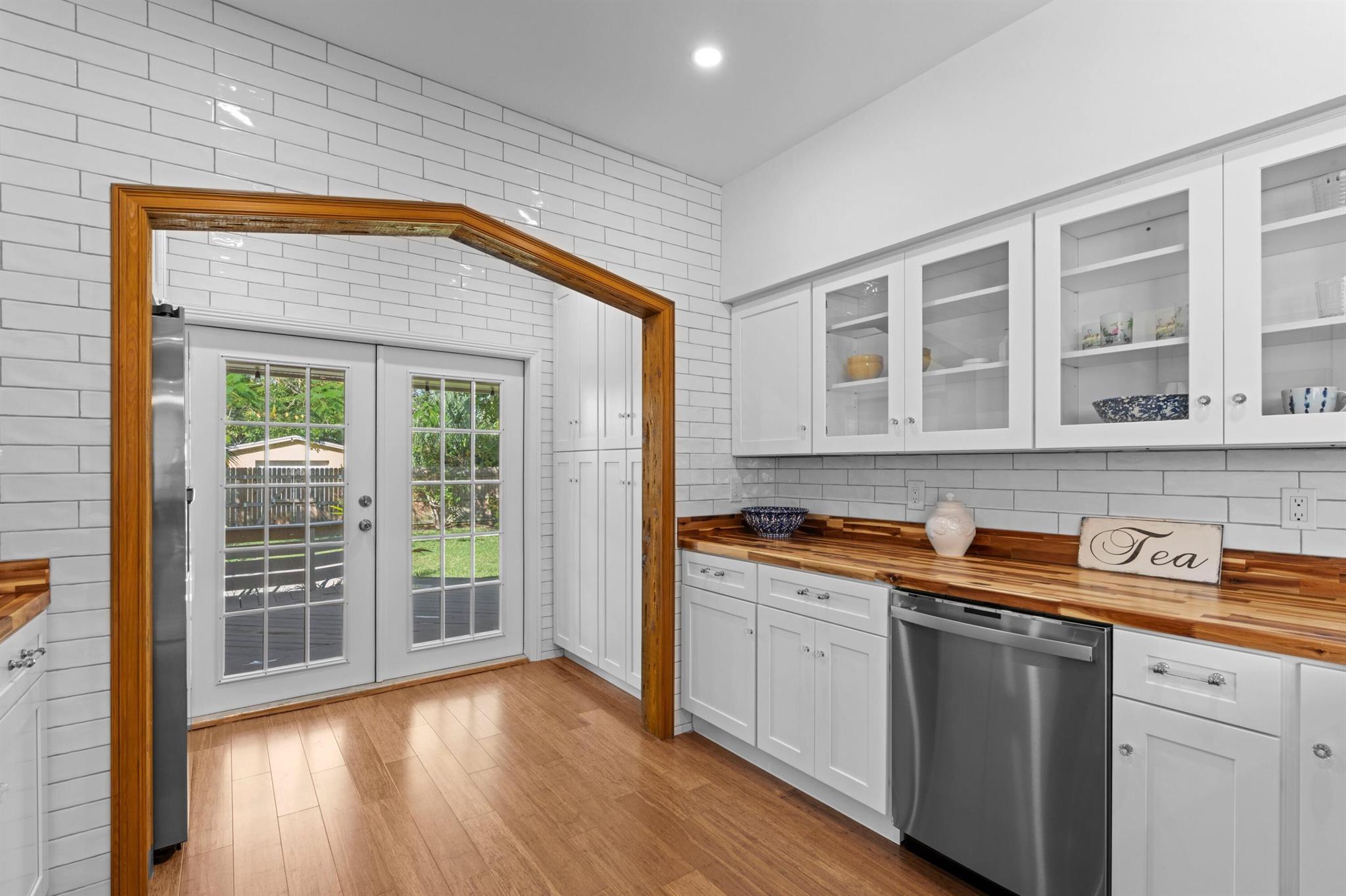 NORTH LAKE WORTH - Residential