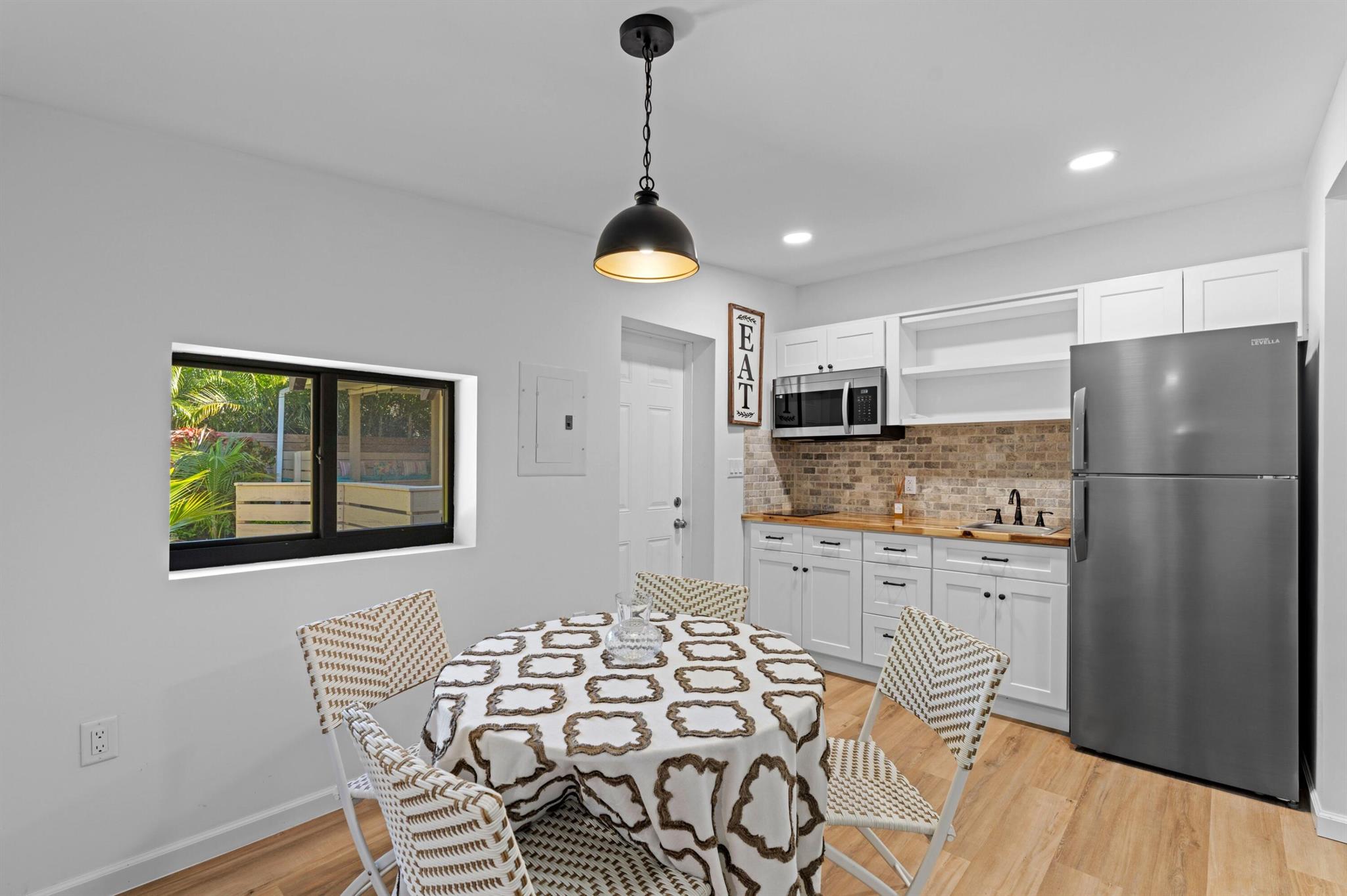 NORTH LAKE WORTH - Residential