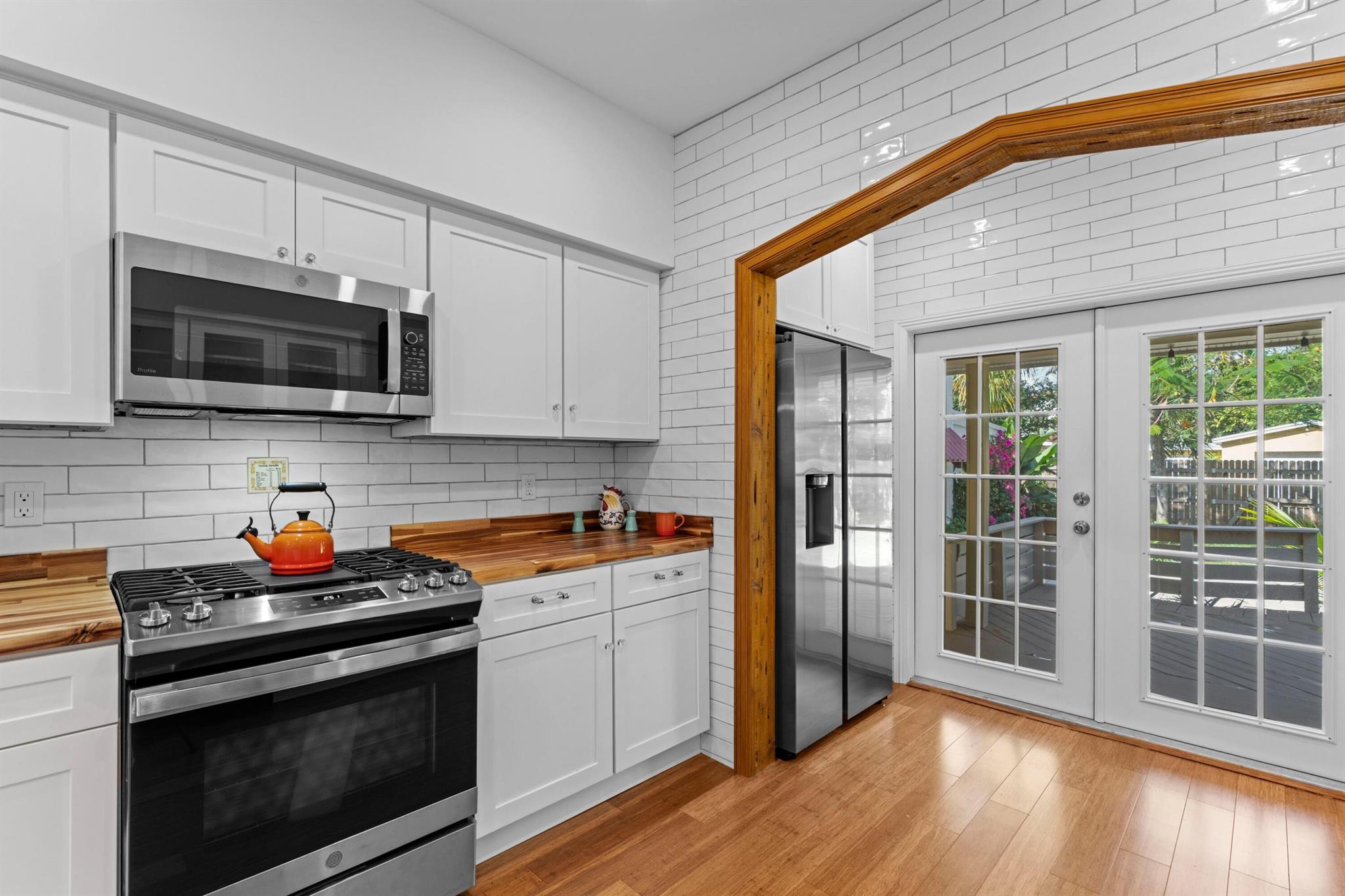 NORTH LAKE WORTH - Residential