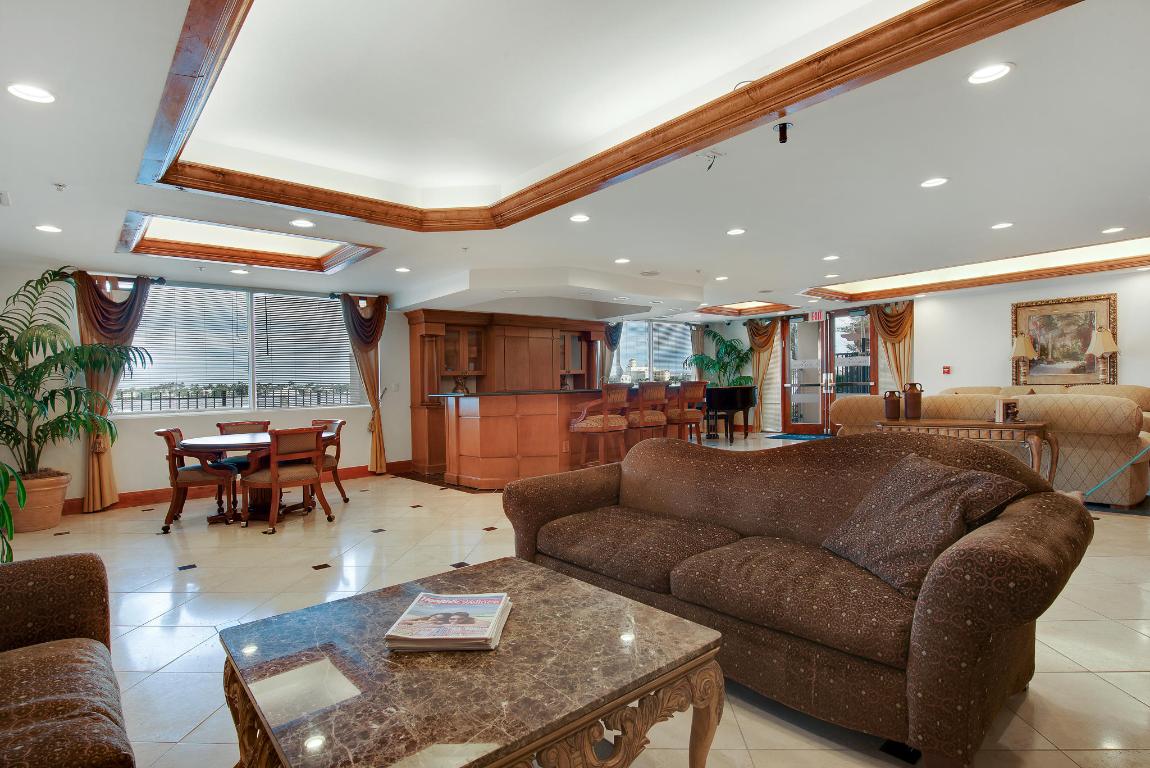 FLAGLER POINTE CONDO - Residential