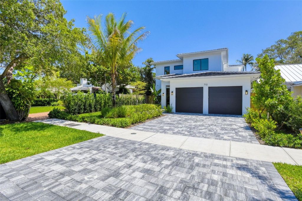 Photo of 712 SE 7th Street, Fort Lauderdale, FL 33301 (MLS # F10479475)