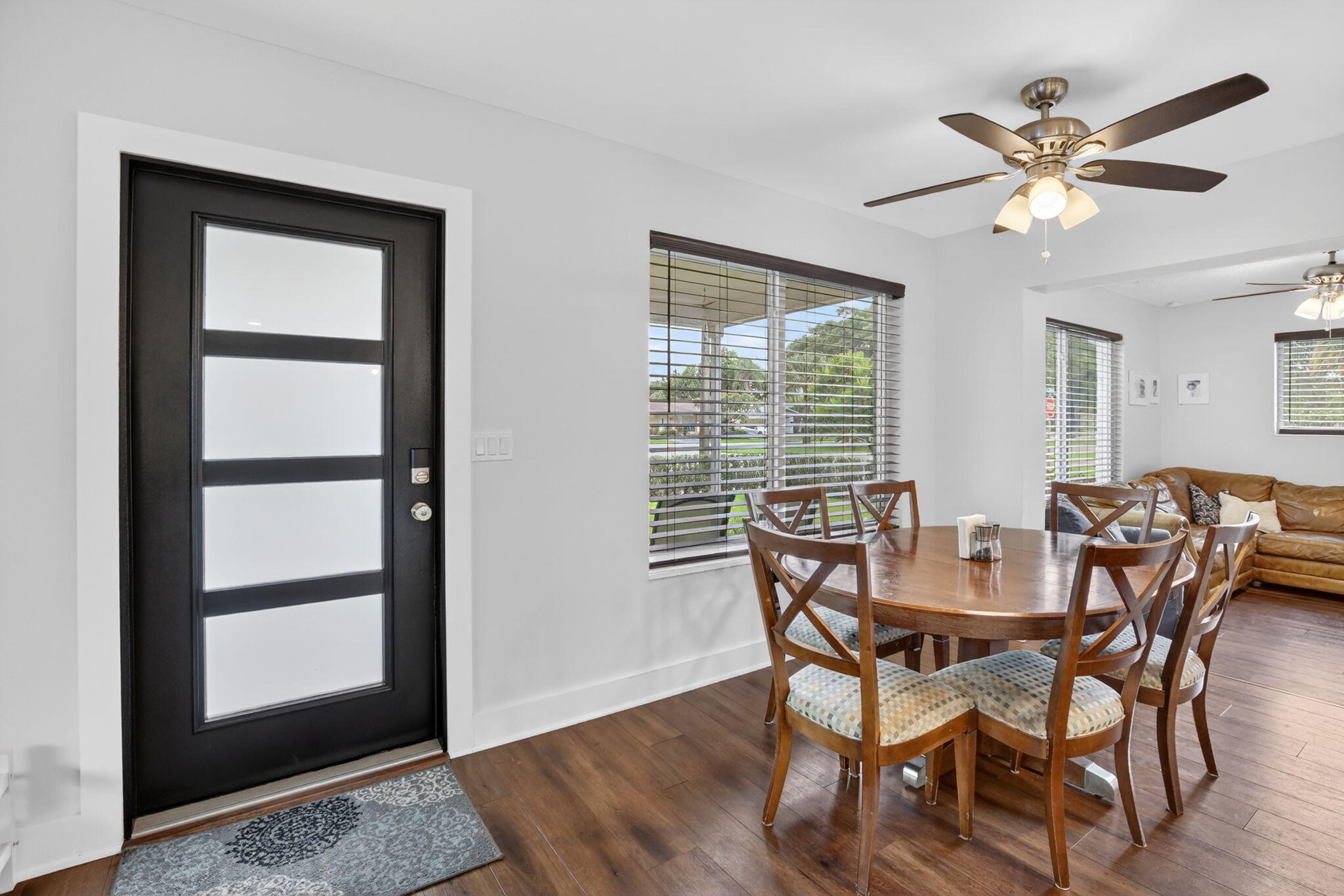HOLLYWOOD HILLS - Residential