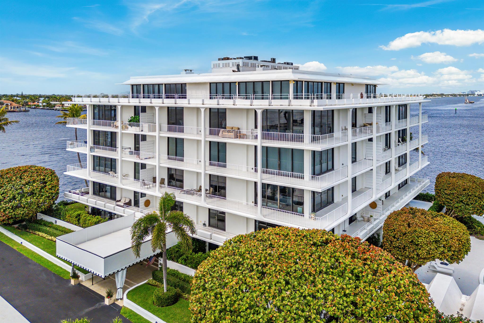 TOWER VALLANDRY IBIS ISLE - Residential