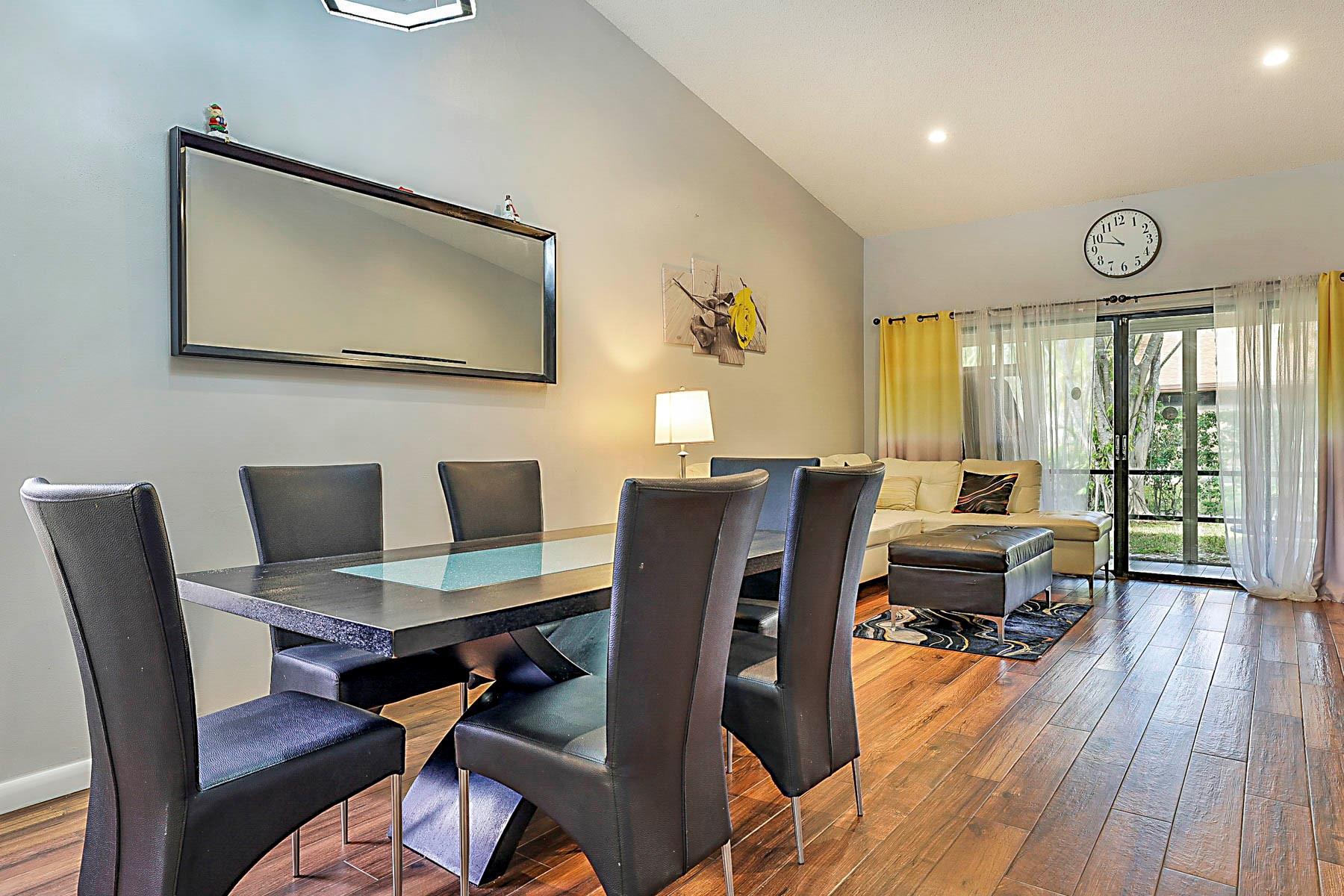 MEED RACQUET CLUB 4 - Residential