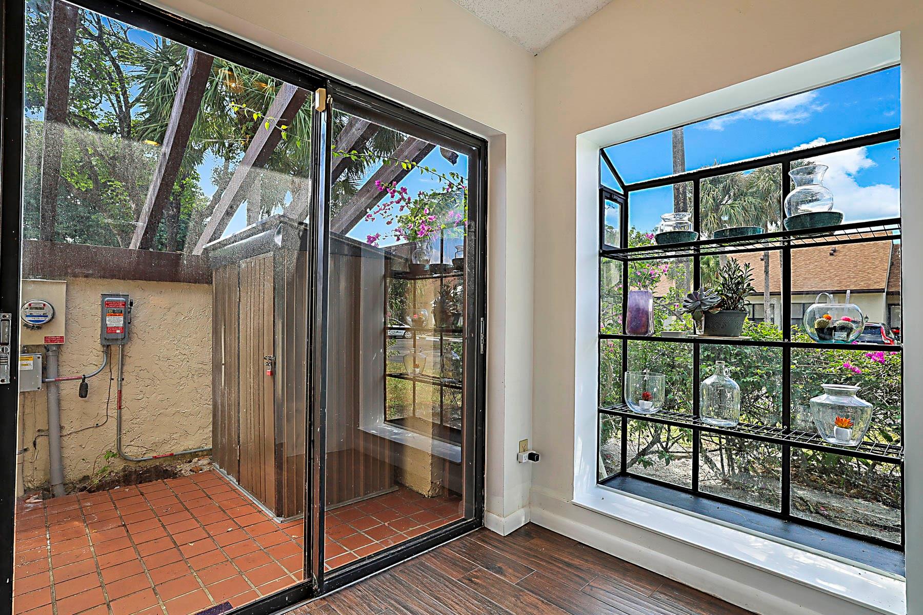 MEED RACQUET CLUB 4 - Residential