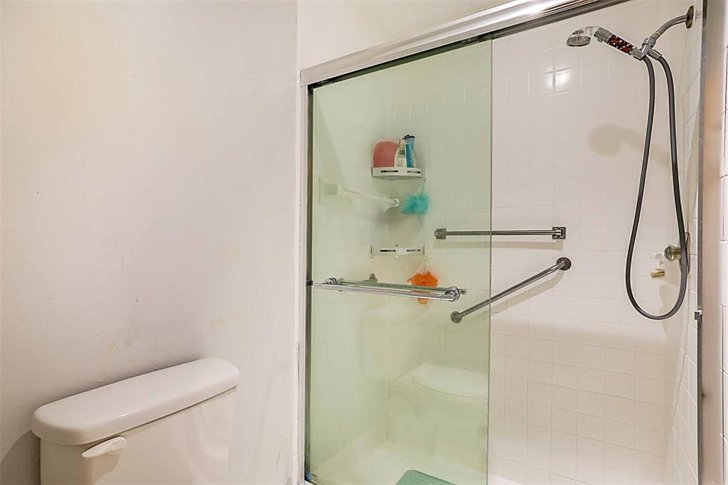 MEED RACQUET CLUB 4 - Residential