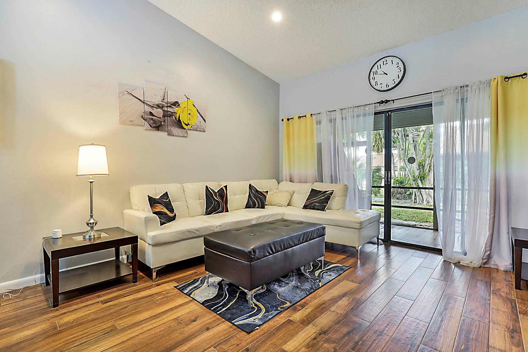 MEED RACQUET CLUB 4 - Residential