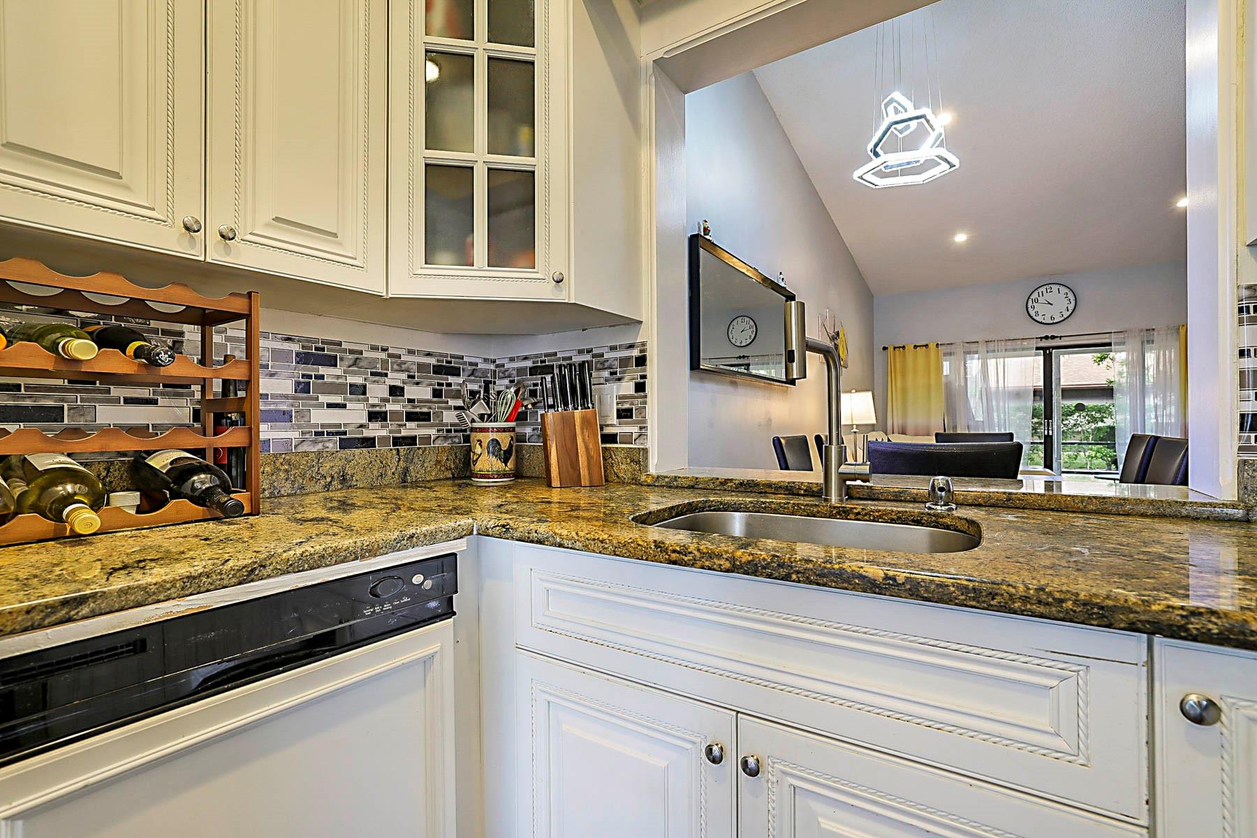 MEED RACQUET CLUB 4 - Residential