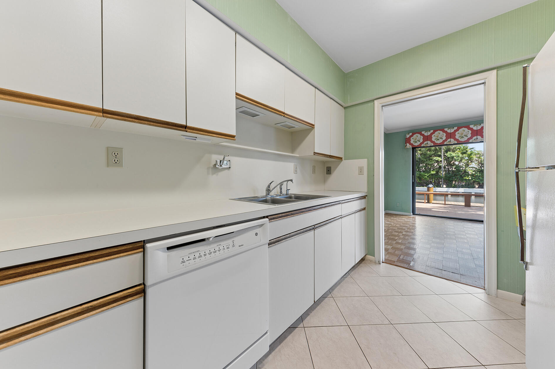 WATERWAY NORTH CONDO - Residential