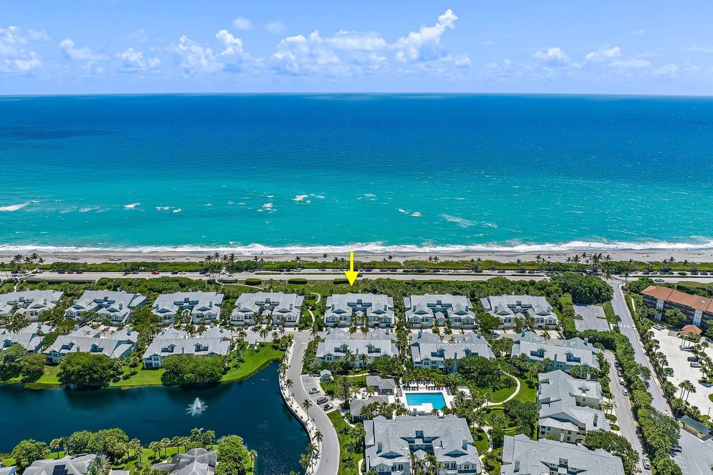 Photo of 305 Mainsail Circle, Jupiter, FL 33477 (MLS # R10969280)