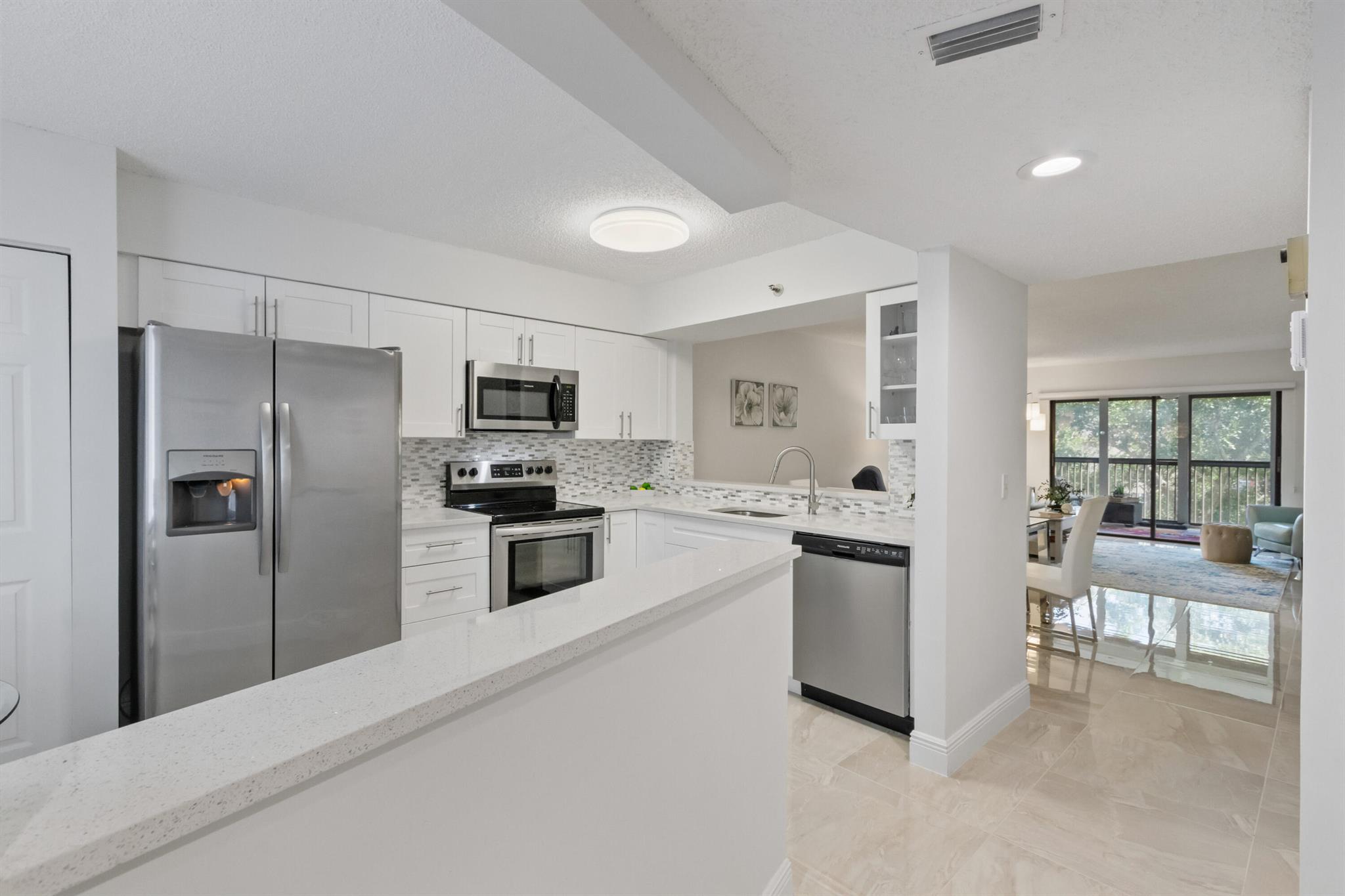 14475 Strathmore Lane 508, Delray Beach, FL, 33446/$265,000 2 14475 Strathmore Lane 508