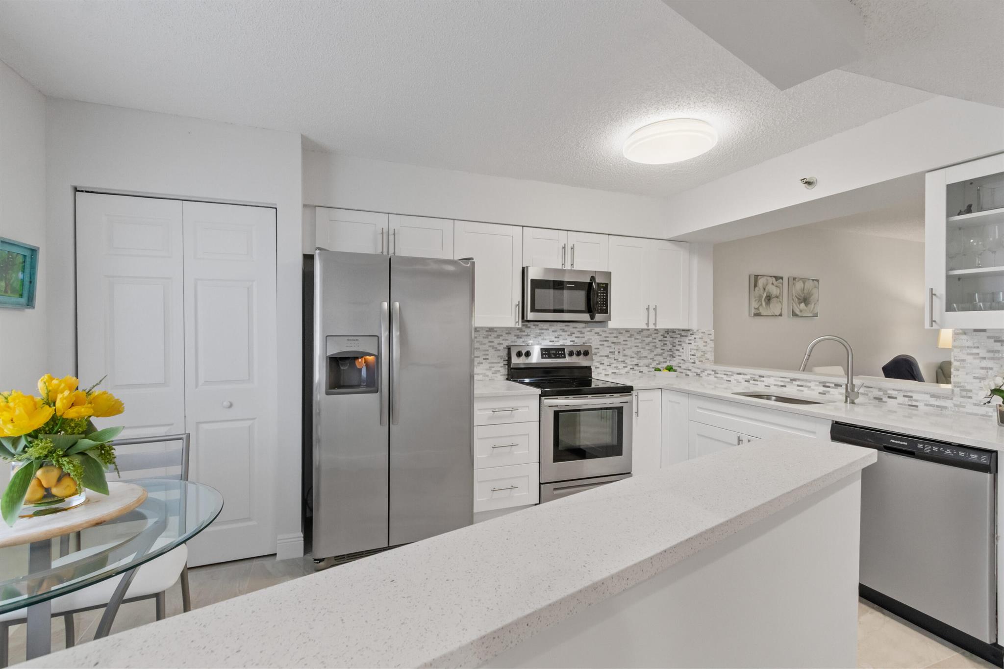 14475 Strathmore Lane 508, Delray Beach, FL, 33446/$265,000 4 14475 Strathmore Lane 508