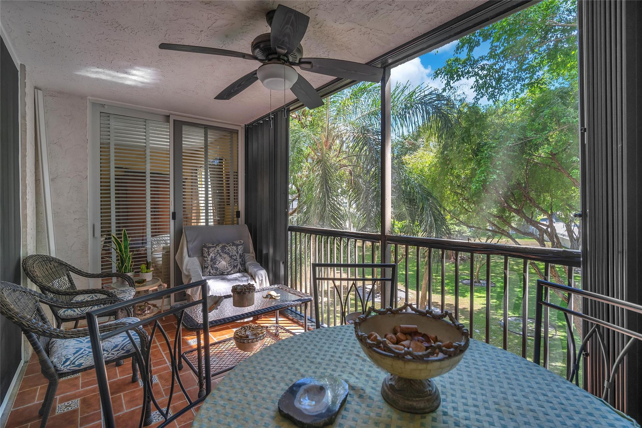 18TH HOLE AT INVERRARY - Residential