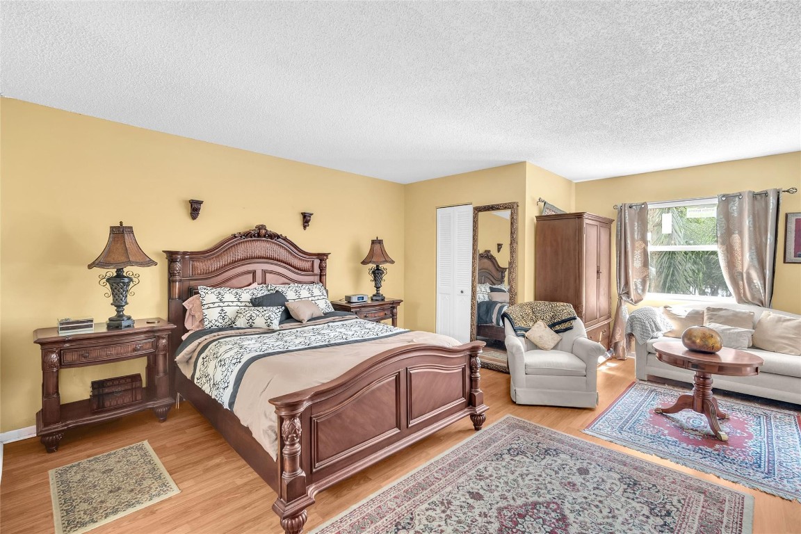 18TH HOLE AT INVERRARY - Residential