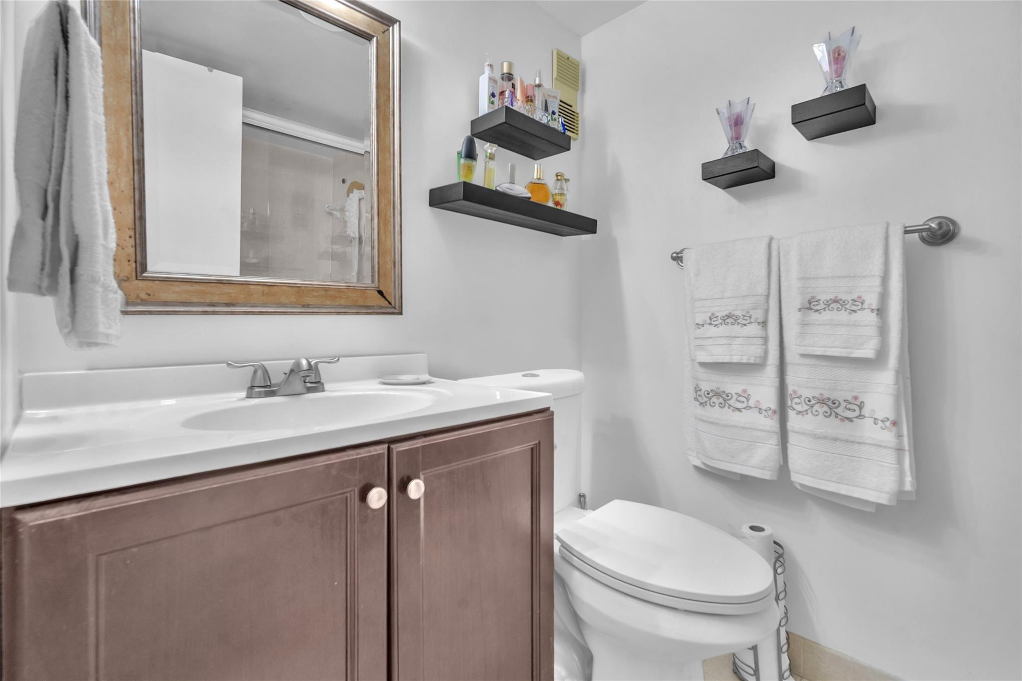 18TH HOLE AT INVERRARY - Residential