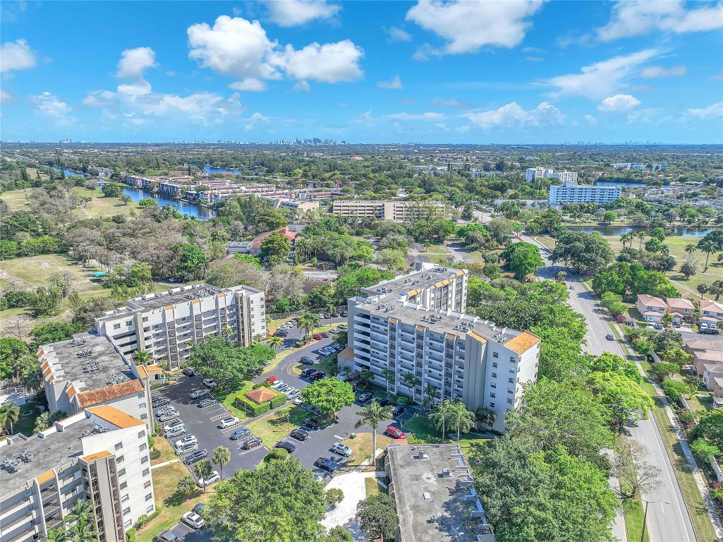 18TH HOLE AT INVERRARY - Residential