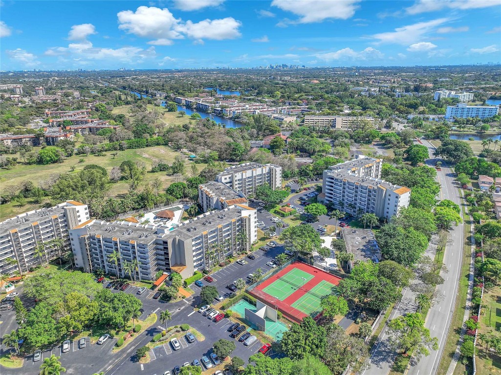 18TH HOLE AT INVERRARY - Residential