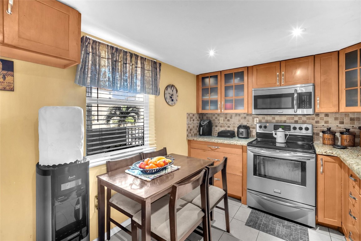 18TH HOLE AT INVERRARY - Residential