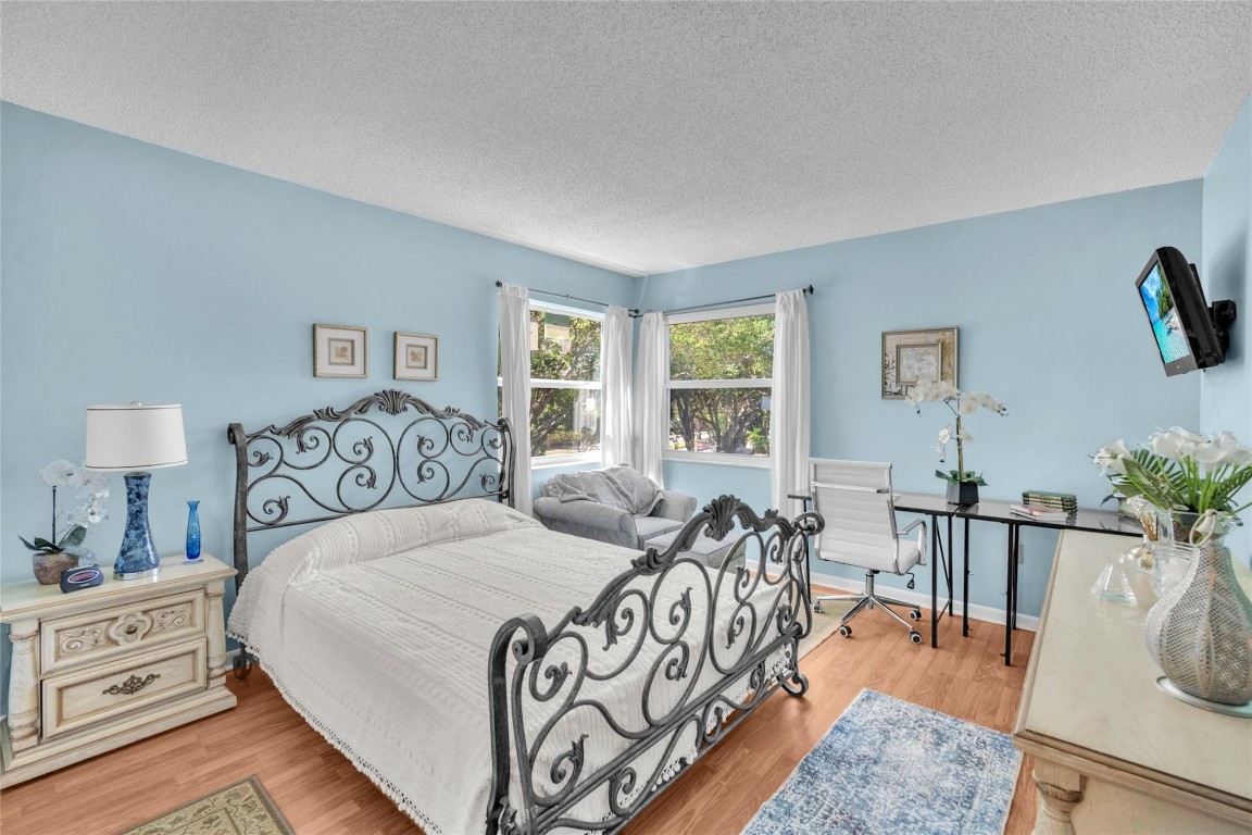 18TH HOLE AT INVERRARY - Residential