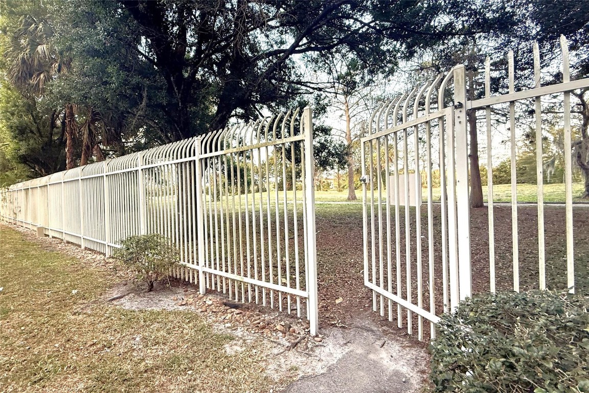 18TH HOLE AT INVERRARY - Residential