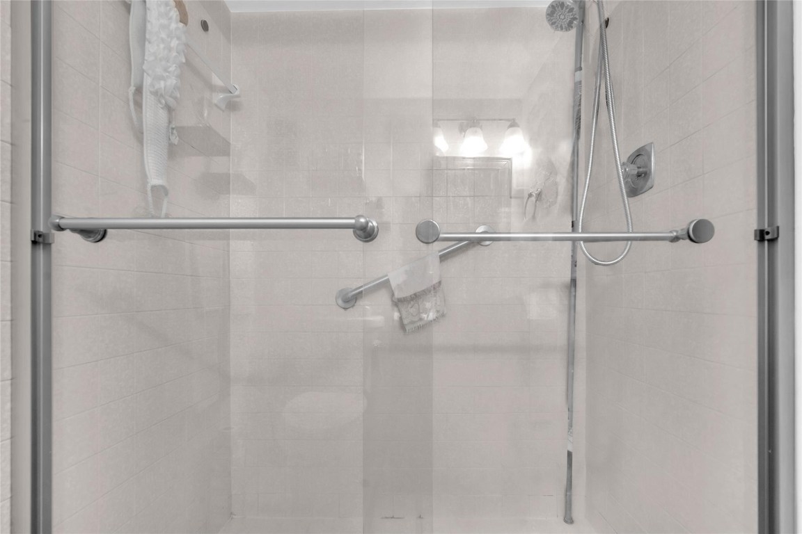 18TH HOLE AT INVERRARY - Residential