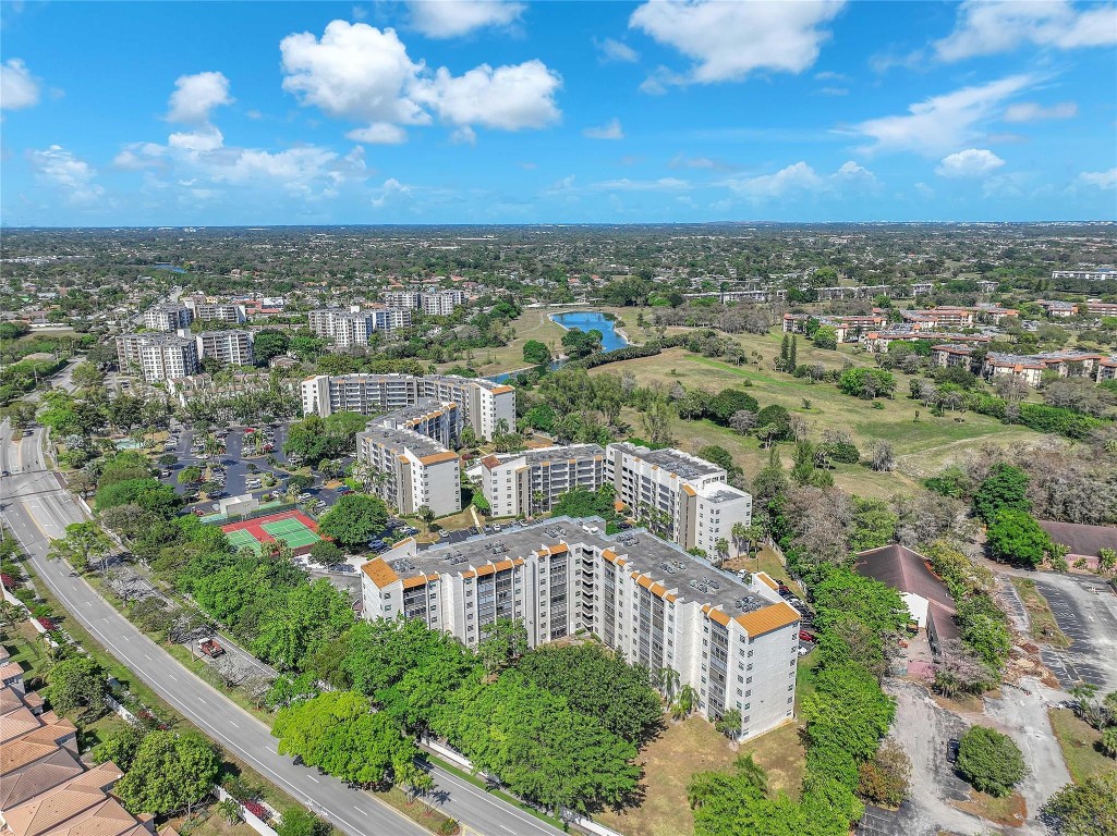 18TH HOLE AT INVERRARY - Residential