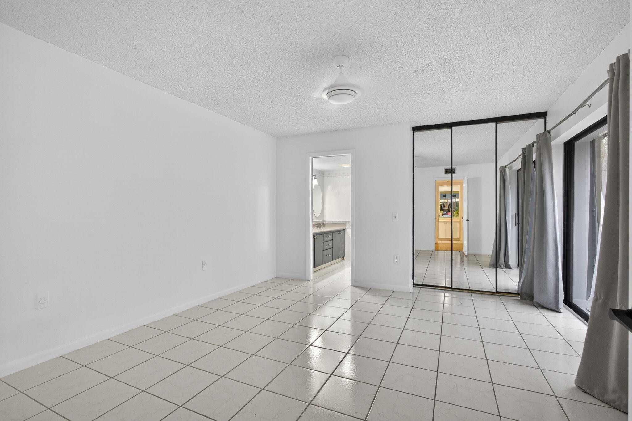 VILLAGE OF SANDALWOOD LAKES NORTH - Residential