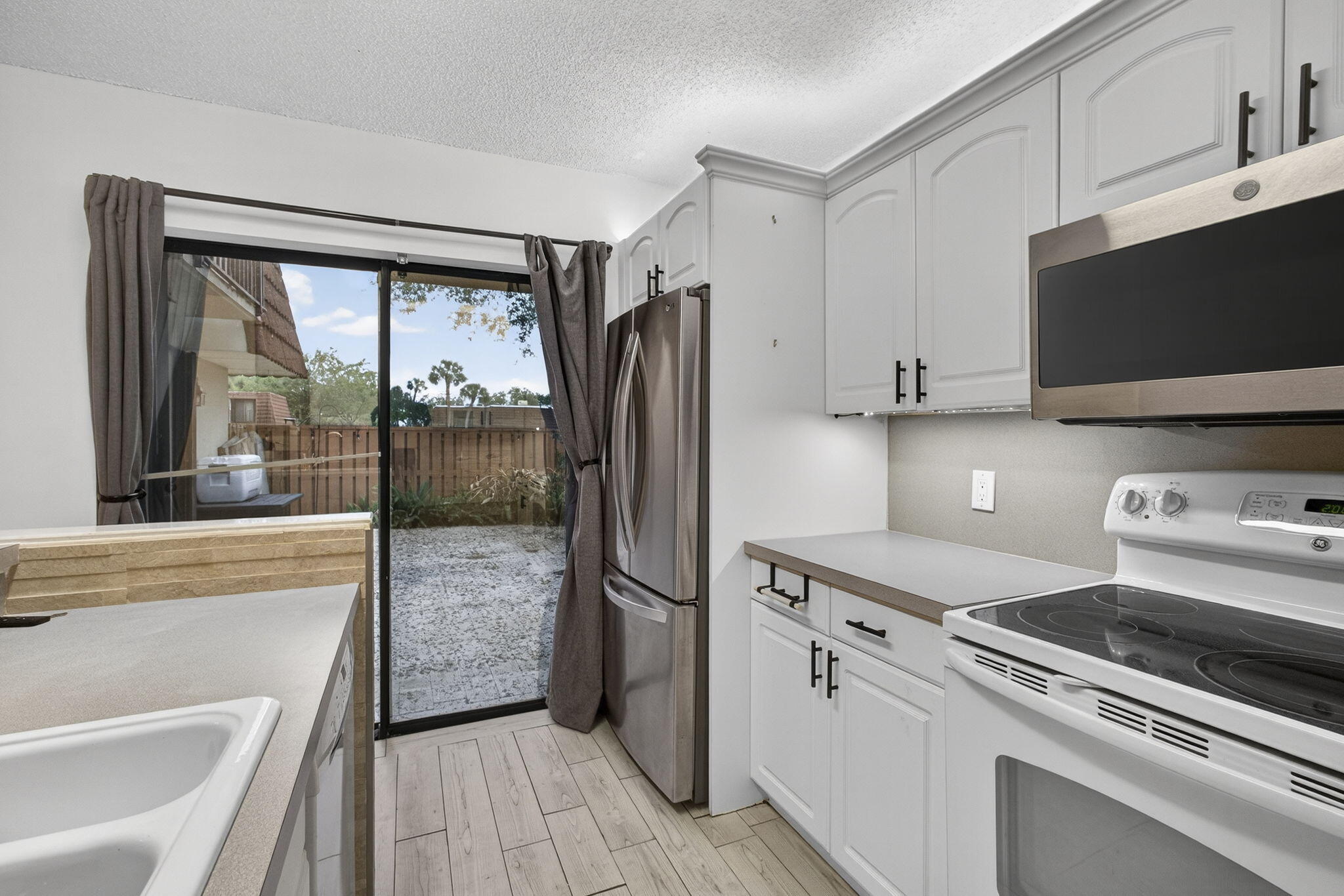 VILLAGE OF SANDALWOOD LAKES NORTH - Residential