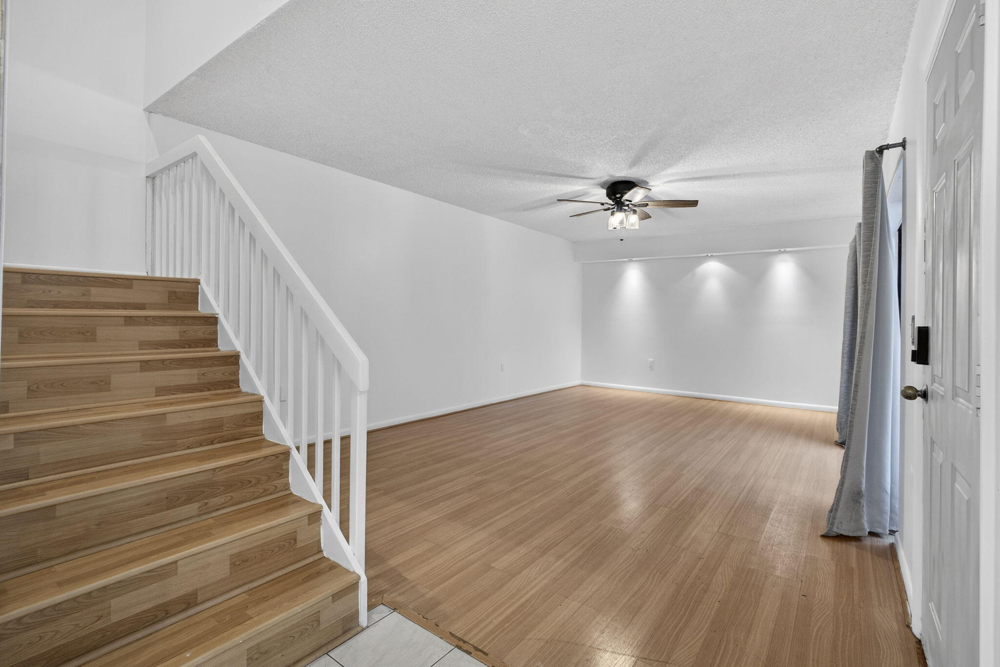 VILLAGE OF SANDALWOOD LAKES NORTH - Residential