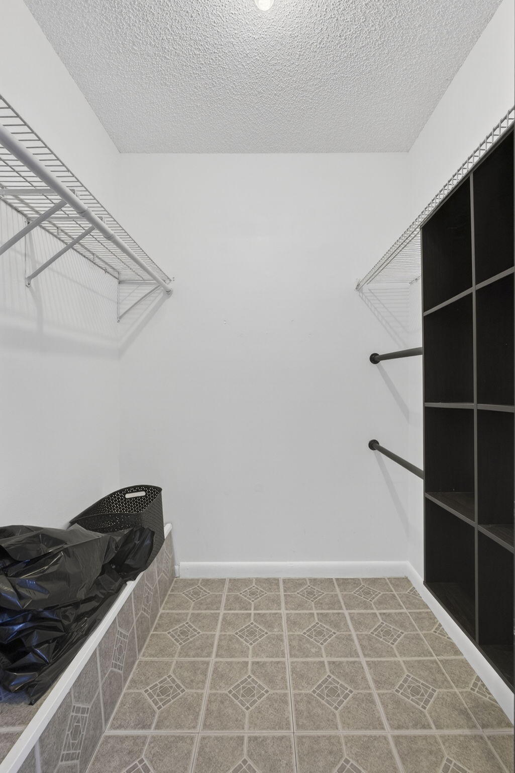 VILLAGE OF SANDALWOOD LAKES NORTH - Residential