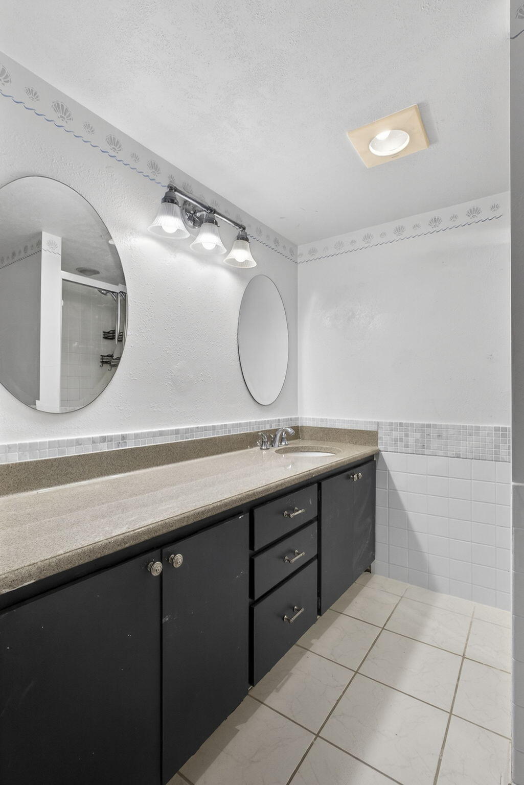 VILLAGE OF SANDALWOOD LAKES NORTH - Residential