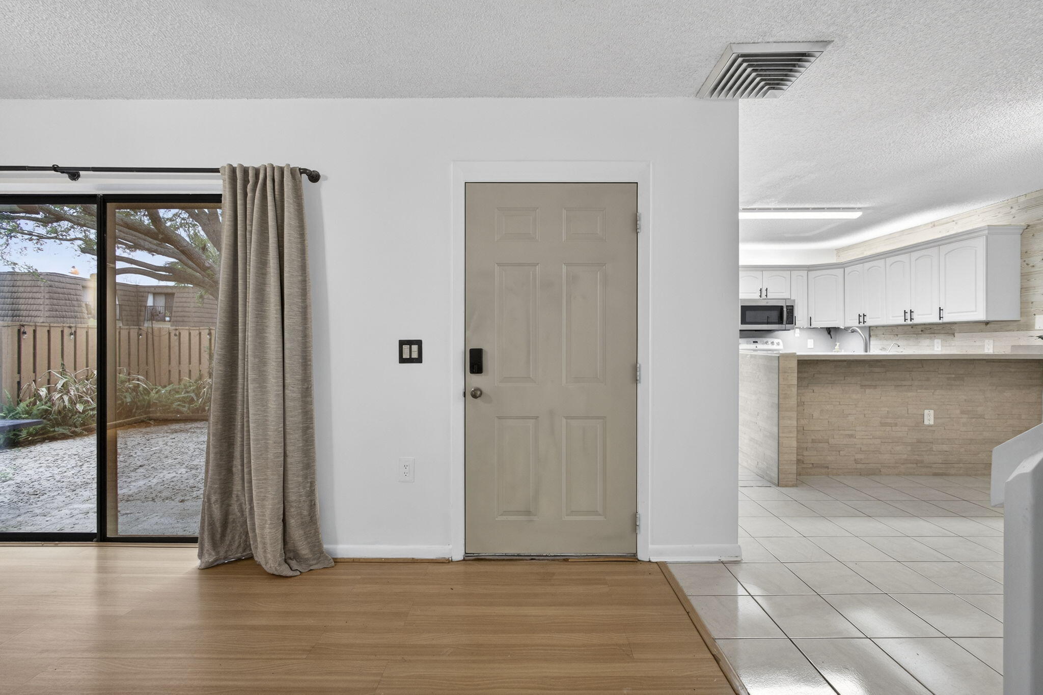 VILLAGE OF SANDALWOOD LAKES NORTH - Residential