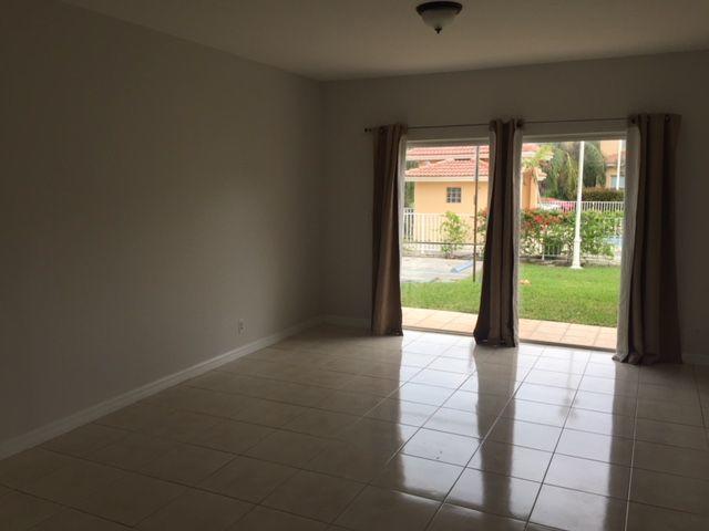 ESTANCIA AT PALM SPRINGS - Residential