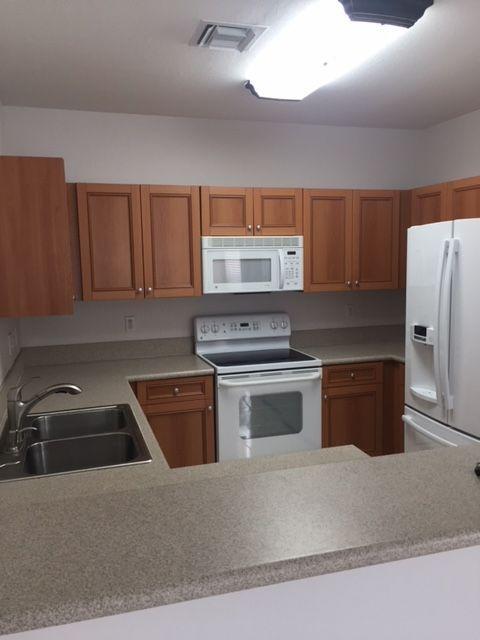 ESTANCIA AT PALM SPRINGS - Residential