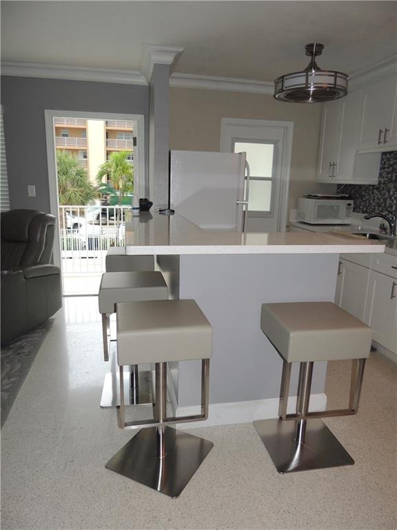 OCEAN DREAM COND - Residential Lease