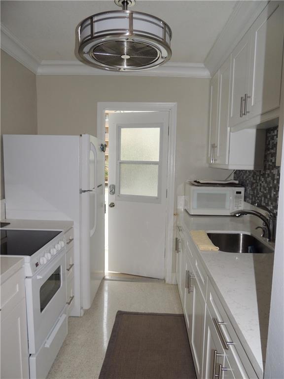 OCEAN DREAM COND - Residential Lease