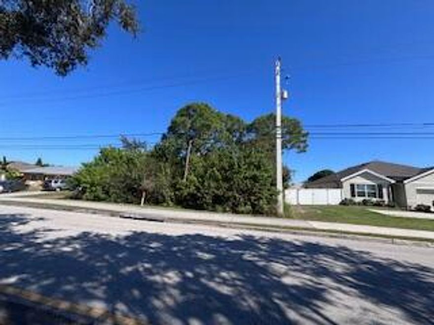 Great building lot just east of US 1. Convenient to shopping, restaurants and beaches. Just a few minutes drive to Jensen and Stuart.

THIS PROPERTY IS ON A BUSY ROAD AND THERE ARE UTILITIES (STORM DRAIN, STREET LIGHTS, FIBER OPTICS) IN THE SIDEWALK.