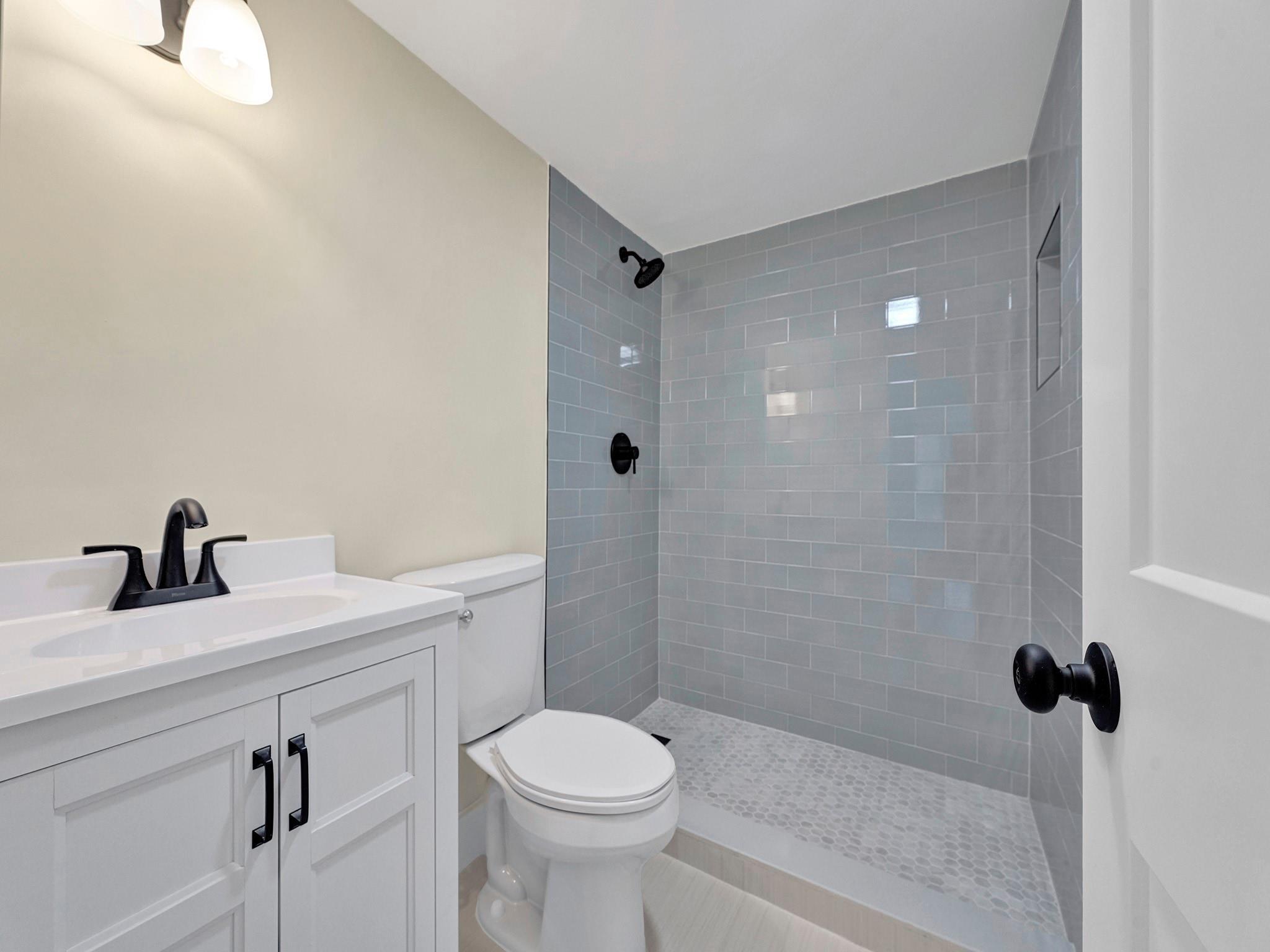 River Manor Condo - Residential