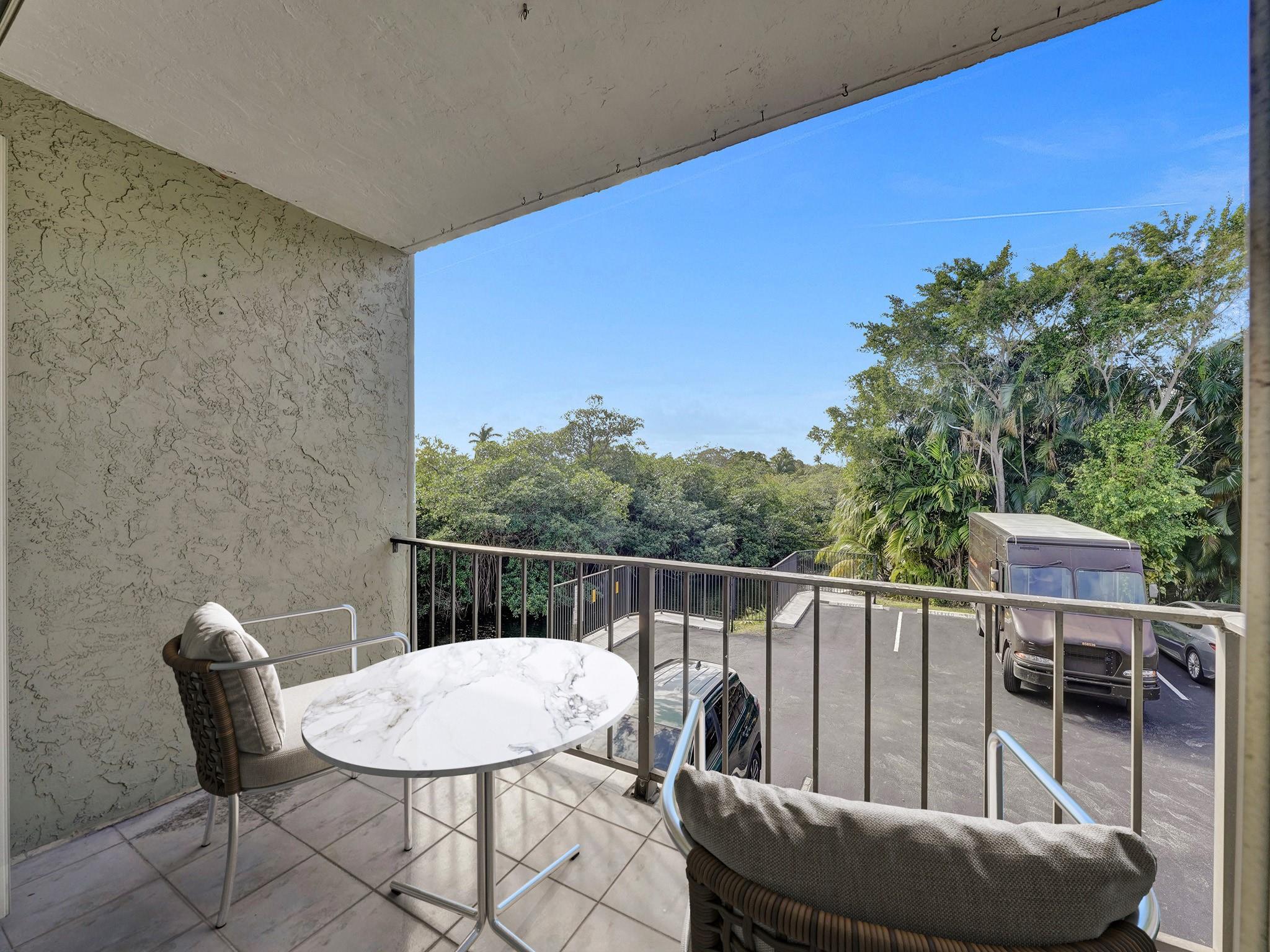 River Manor Condo - Residential