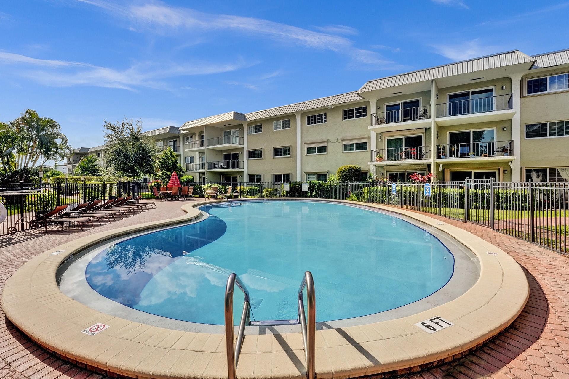 River Manor Condo - Residential