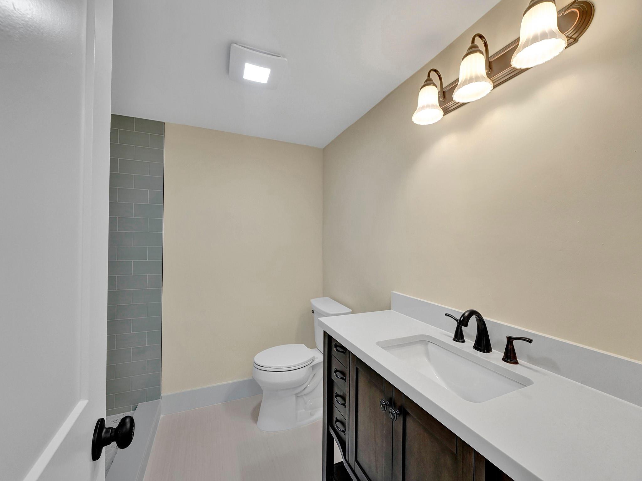 River Manor Condo - Residential