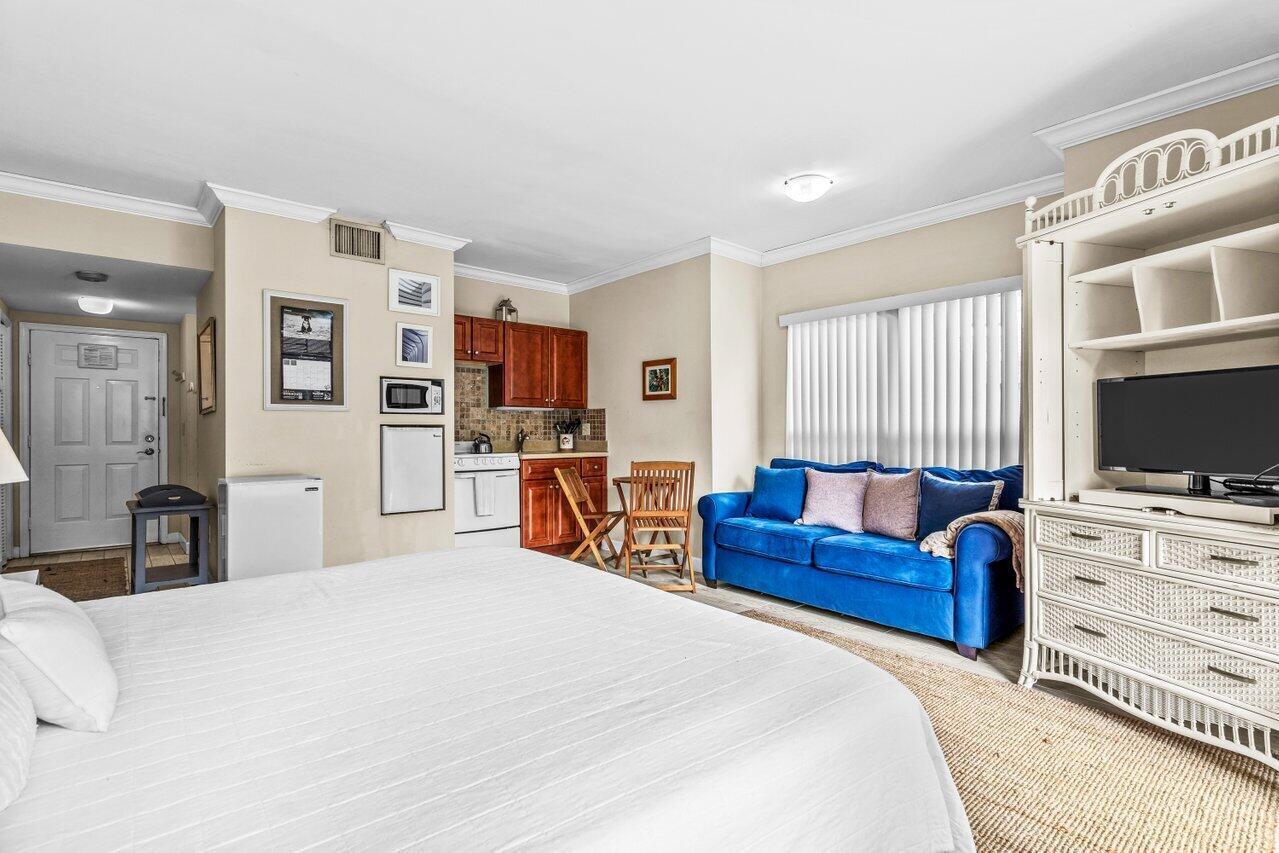 11863 Wimbledon Circle 432