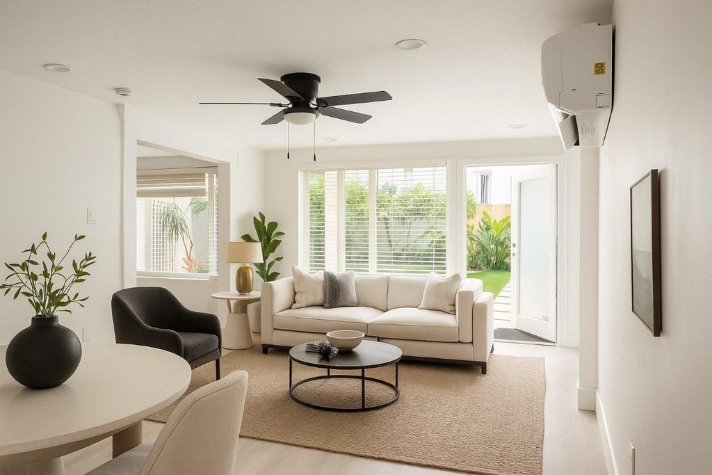 Photo of 21 SE 11 Avenue, Fort Lauderdale, FL 33301 (MLS # F10514327)