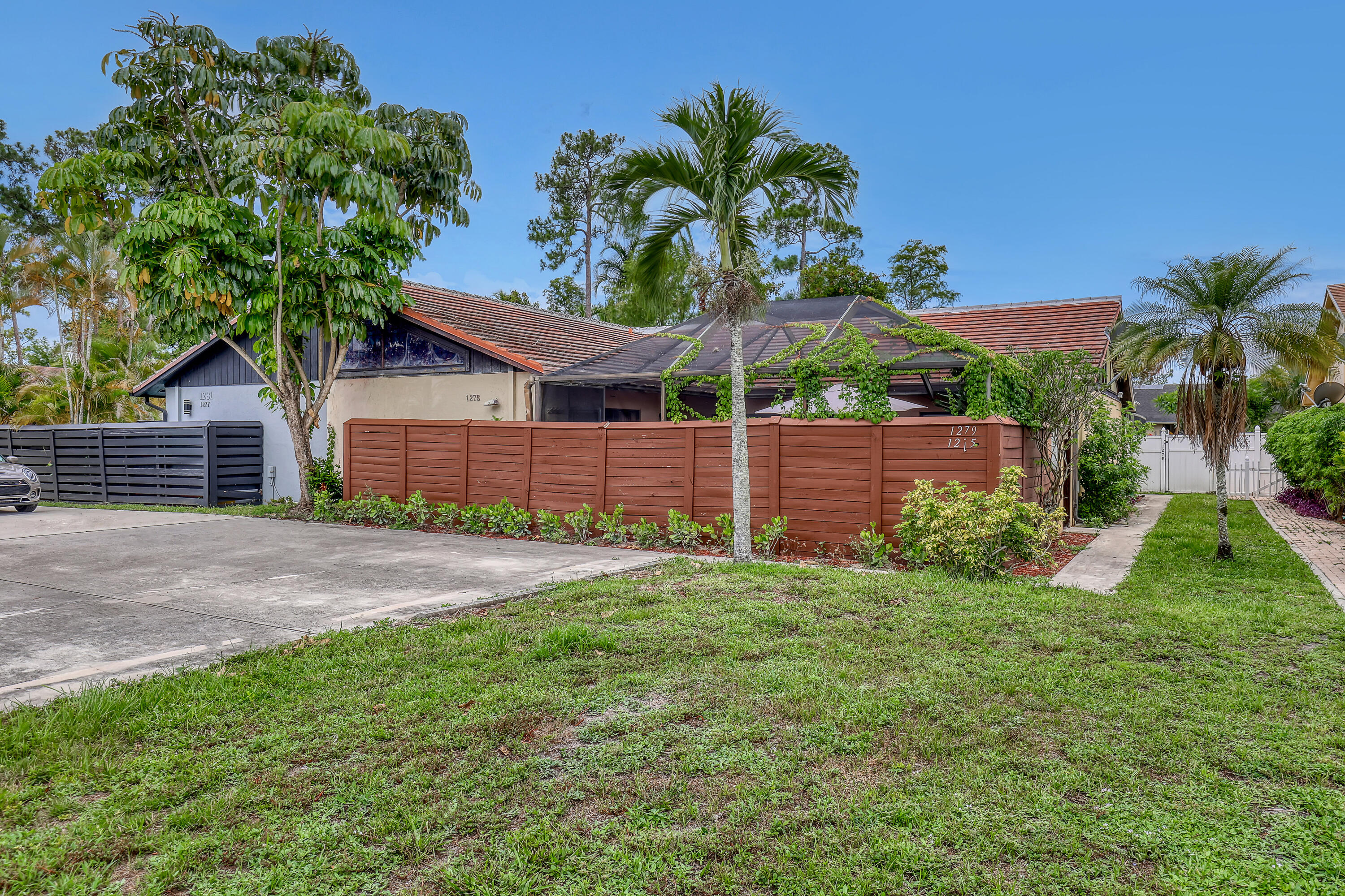 Properties 1279 Periwinkle Place
