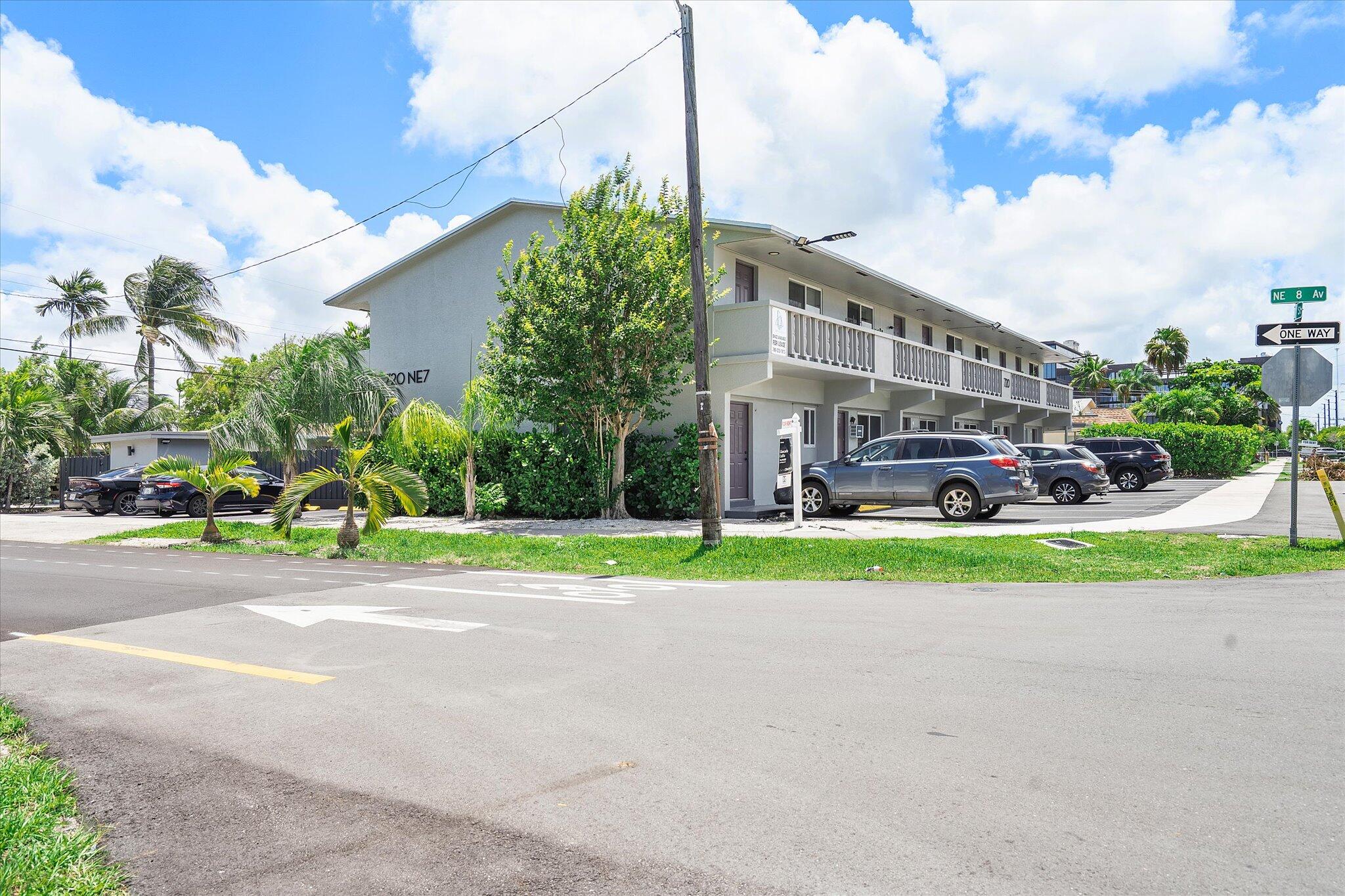 720 NE 7th Street 8