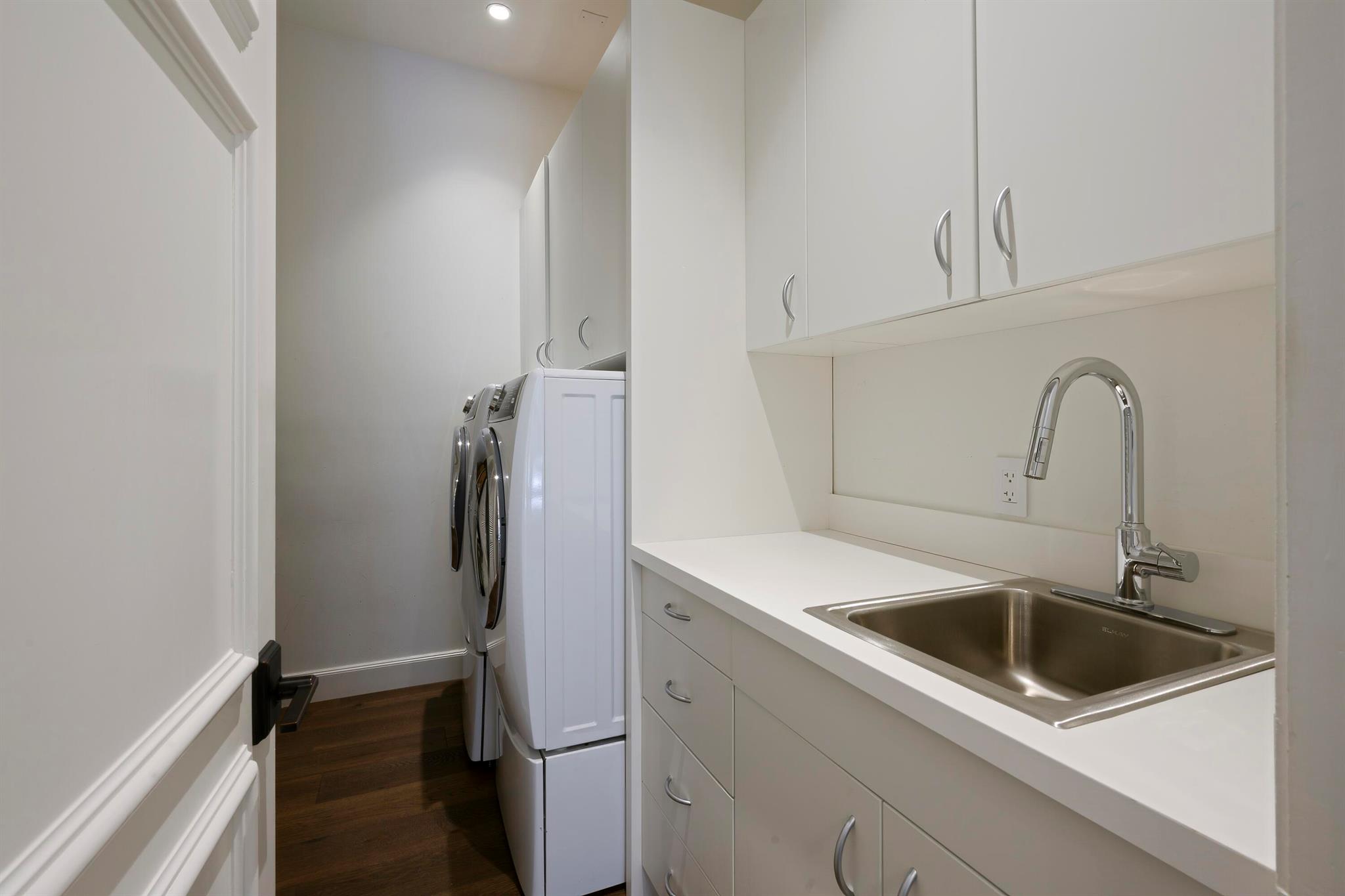 LAKEWOOD - Residential